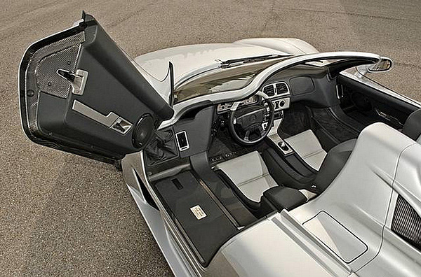 M-Benz CLK GTR Roadster 即將拍賣