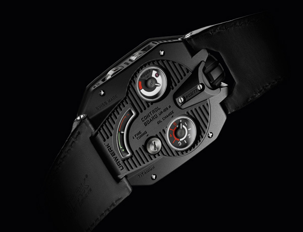 URWERK UR-105M：鐵甲騎士，時間之光