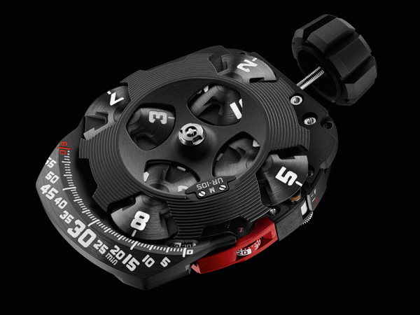 URWERK UR-105M：鐵甲騎士，時(shí)間之光