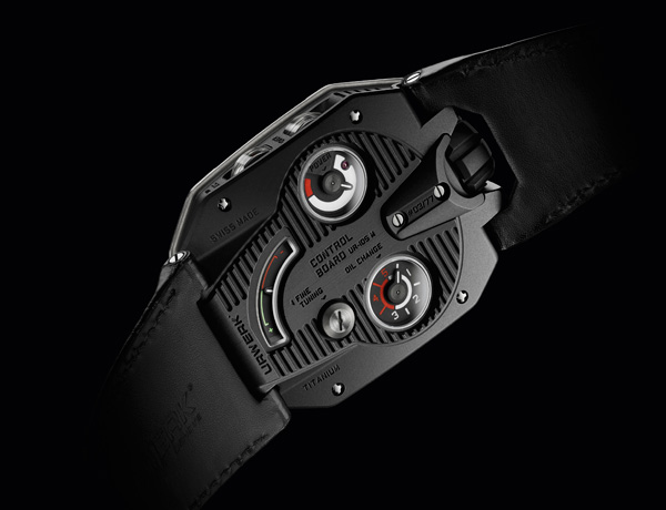 URWERK UR-105M：鐵甲騎士，時(shí)間之光