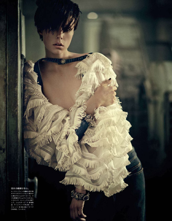 Edie Campbell《Vogue》日本版2014年8月號