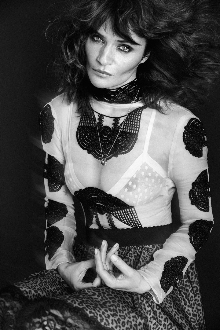 Helena Christensen《Vogue》葡萄牙版2016年9月號(hào)