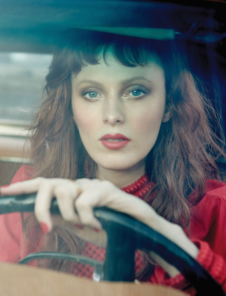 Karen Elson《Harper’s Bazaar》新加坡版2016年3月號