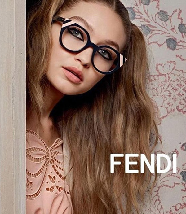 哈迪德姐妹代言Fendi 2017春夏系列廣告