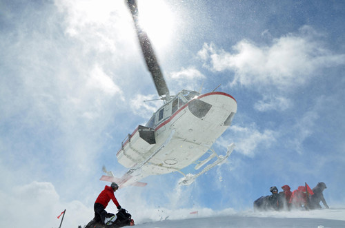 在落基山脈那些深山叢林里玩雪泡溫泉