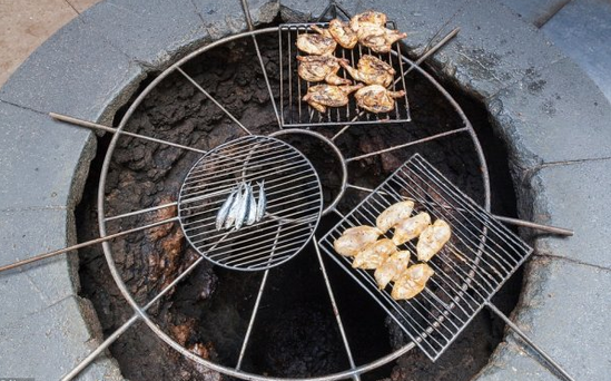 驚呆！在火山口上燒烤的餐廳