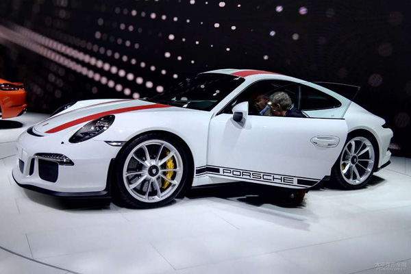 保時捷911 R 于日內瓦車展正式發(fā)布