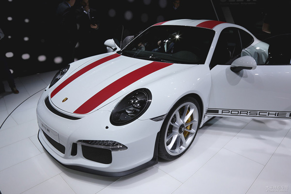 保時捷911 R 于日內瓦車展正式發(fā)布