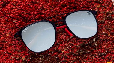 RAY-BAN雷朋再度攜手SCUDERIA FERRARI聯(lián)袂敬獻(xiàn)法拉利車隊系列太陽鏡