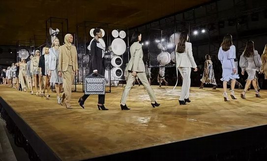 “進(jìn)化宣言” Burberry（博柏利）2020倫敦時(shí)裝周春夏系列