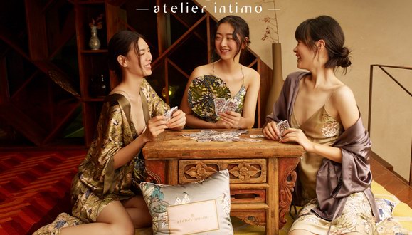 青色atelier?intimo，一衣一帶盡顯優(yōu)雅