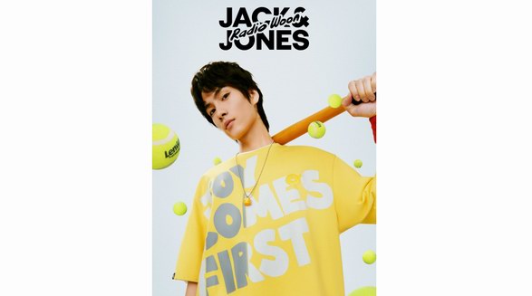 JACK & JONES杰克瓊斯再度攜手馬來西亞藝術(shù)家Radio Woon 發(fā)布全新聯(lián)名系列“It’s Just a Game 無國界運動精神”