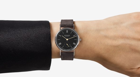 NOMOS Glashütte特為女士們推出Ludwig 33 noir 腕表(Ref. 227)