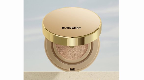 Burberry風(fēng)衣氣墊 無懼水汗