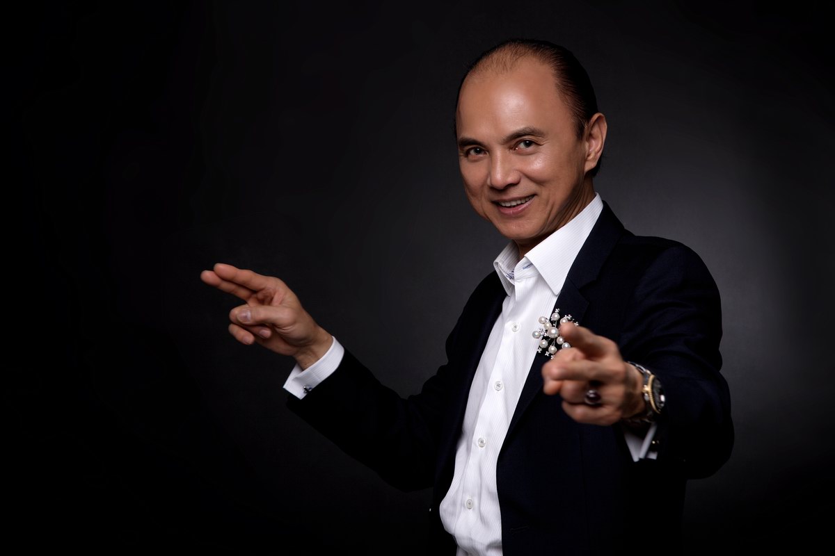 JIMMY CHOO，國(guó)際著名鞋子設(shè)計(jì)師