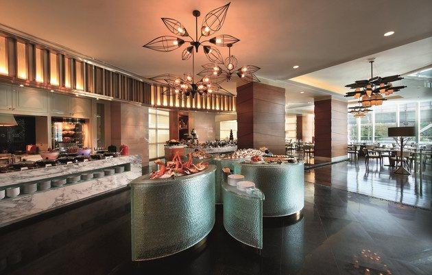 SOFITEL BANGKOK SUKHUMVIT酒店大堂的Le Macaron為精致法式甜點咖啡廳