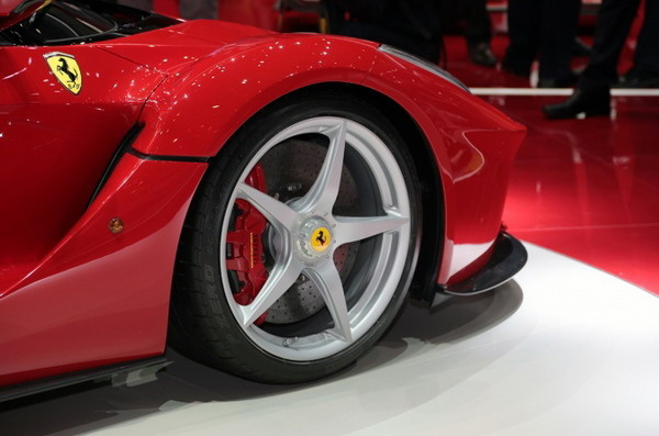 倍耐力將為法拉利「LaFerrari」打造專屬輪胎